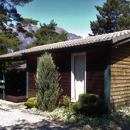 Villa Camping La Cascade Le Bourg-dʼOisans Exterior foto