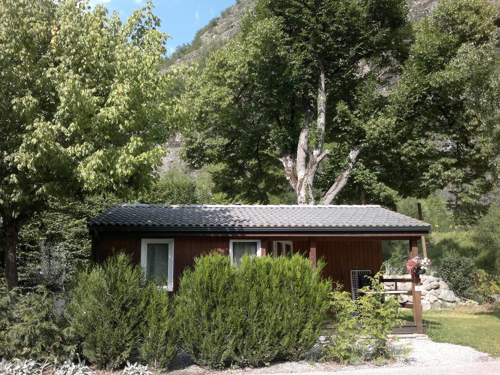 Villa Camping La Cascade Le Bourg-dʼOisans Exterior foto