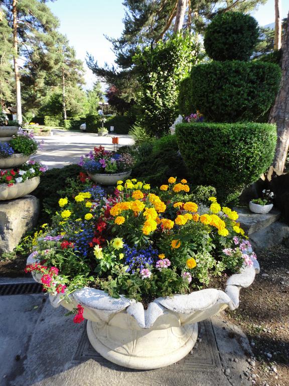 Villa Camping La Cascade Le Bourg-dʼOisans Exterior foto